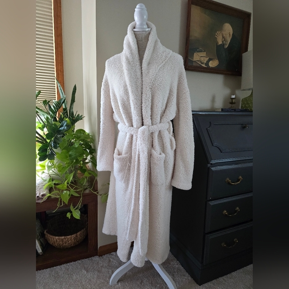 Barefoot dreams  cozy chic cream unisex robe sz. 2 Medium - Picture 4 of 9
